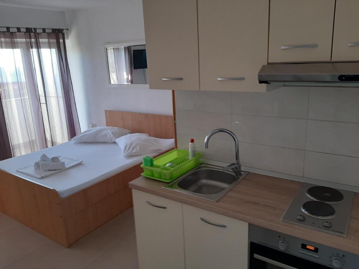 Apartments Monika Omiš Exterior foto