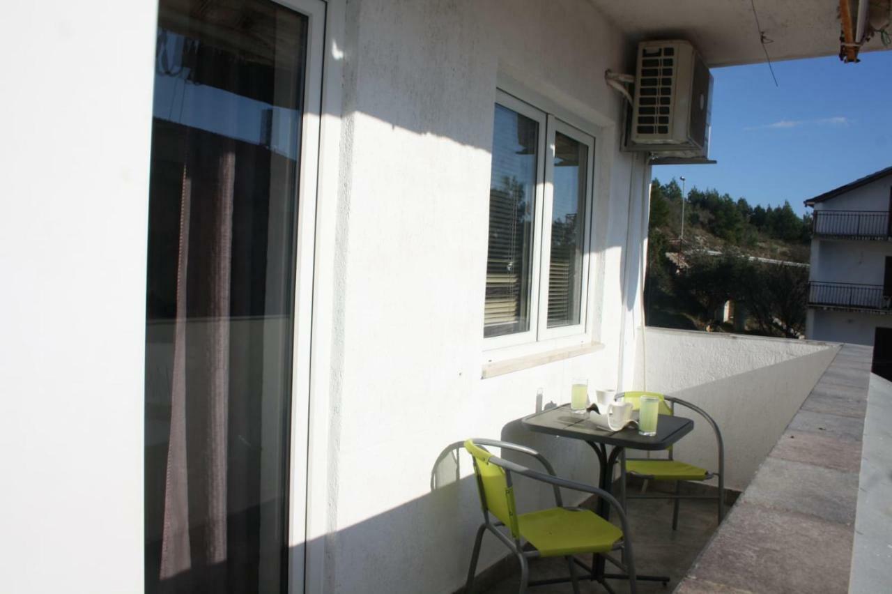 Apartments Monika Omiš Exterior foto